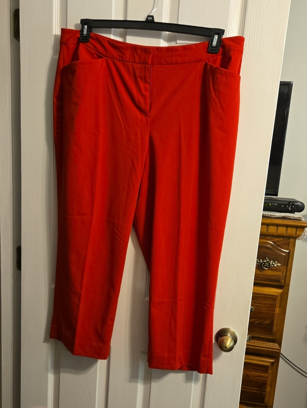 Liz Claiborne Woman Bright Red Cropped Dress Pants
